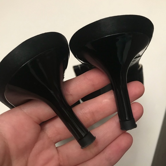 Louis Vuitton bumblebee kitten heels - Picture 3 of 8